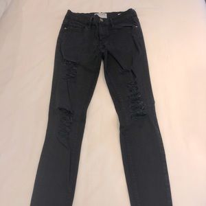 Frame le skinny de Jeanne ripped skinny jeans